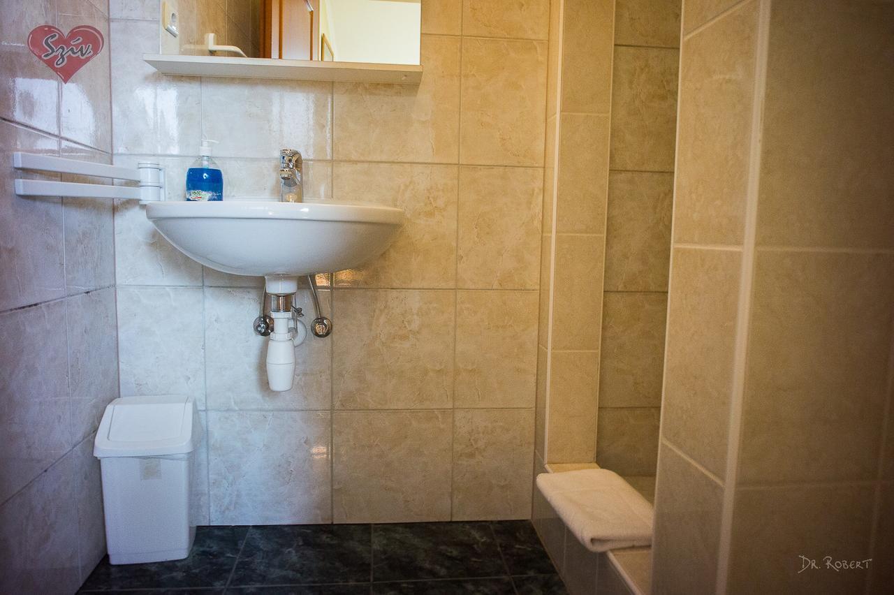 Civis Szallashely Debrecen Extérieur photo