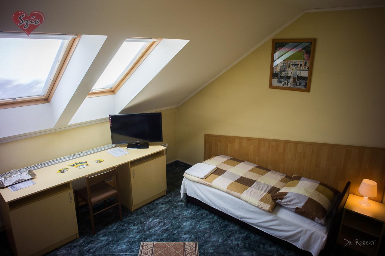 Civis Szallashely Debrecen Extérieur photo