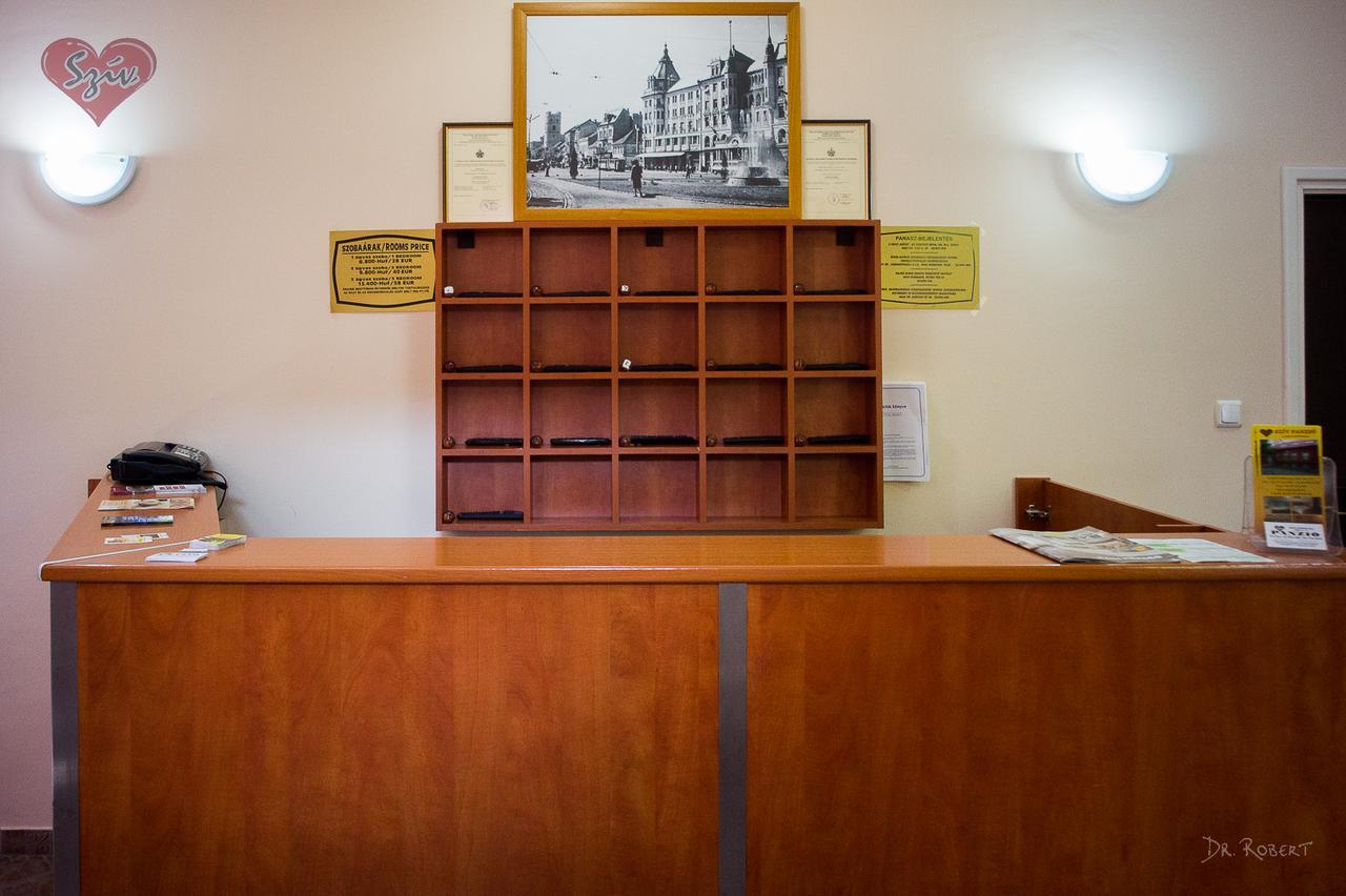 Civis Szallashely Debrecen Extérieur photo