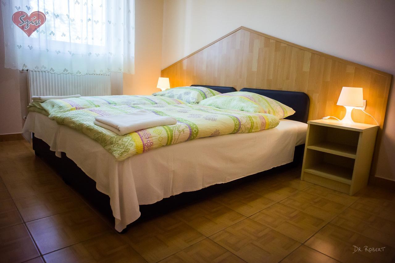 Civis Szallashely Debrecen Extérieur photo