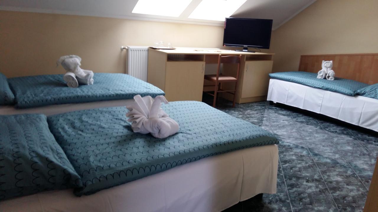 Civis Szallashely Debrecen Extérieur photo