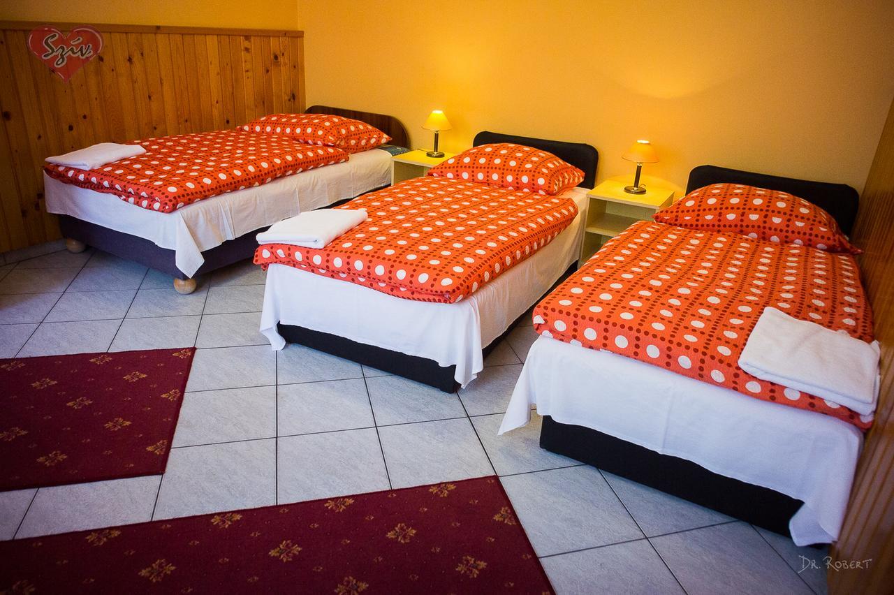 Civis Szallashely Debrecen Extérieur photo