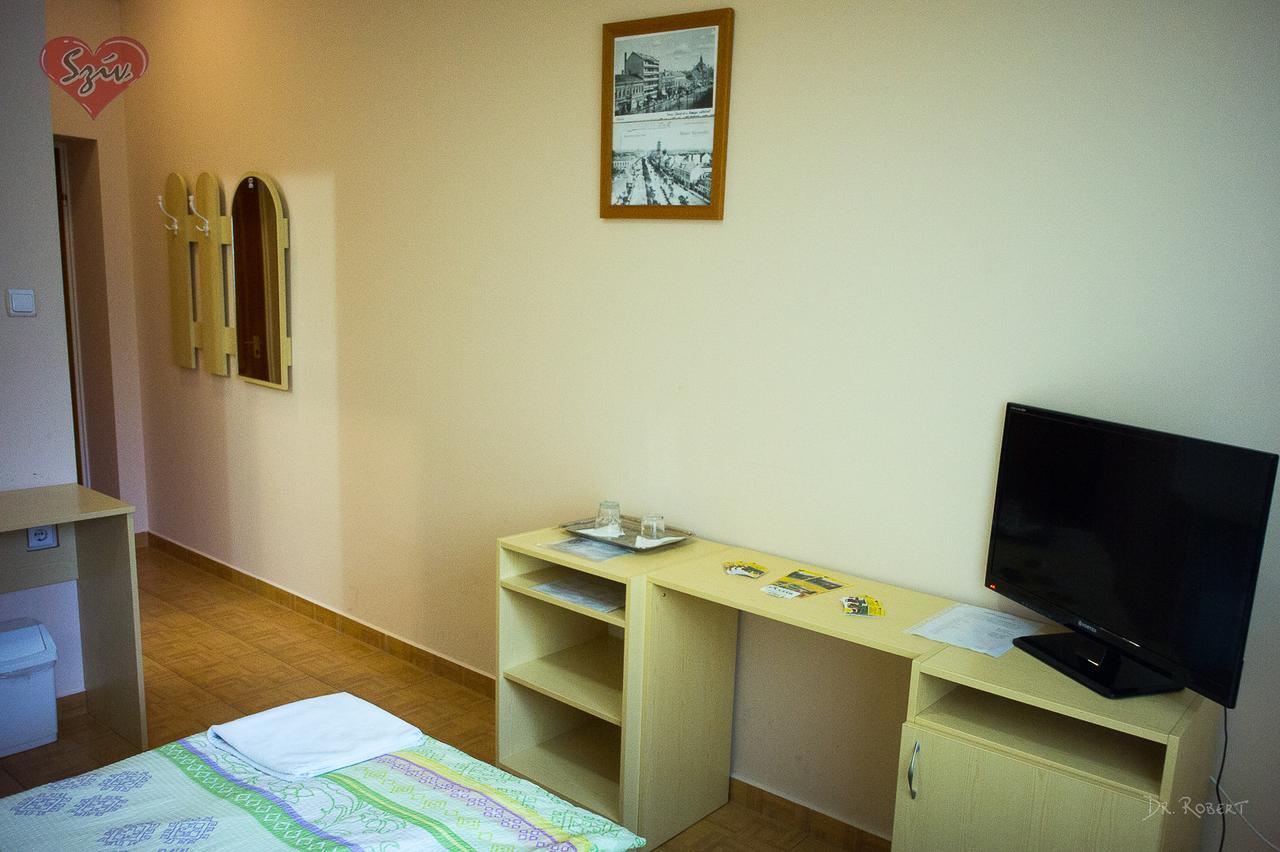 Civis Szallashely Debrecen Extérieur photo