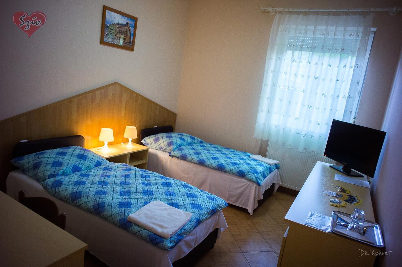Civis Szallashely Debrecen Extérieur photo