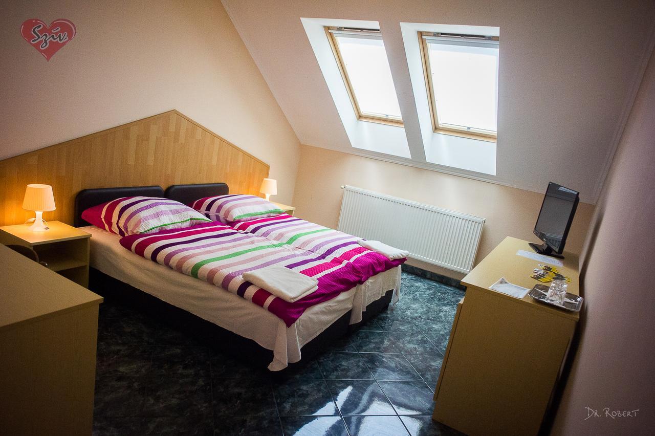Civis Szallashely Debrecen Extérieur photo