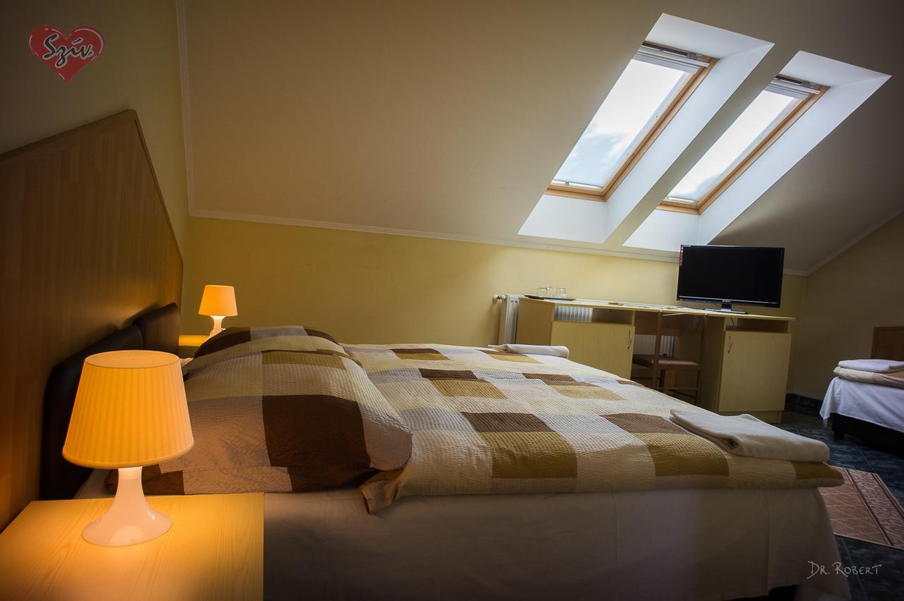 Civis Szallashely Debrecen Extérieur photo