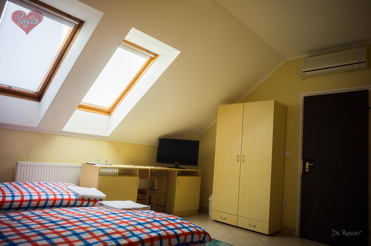 Civis Szallashely Debrecen Extérieur photo