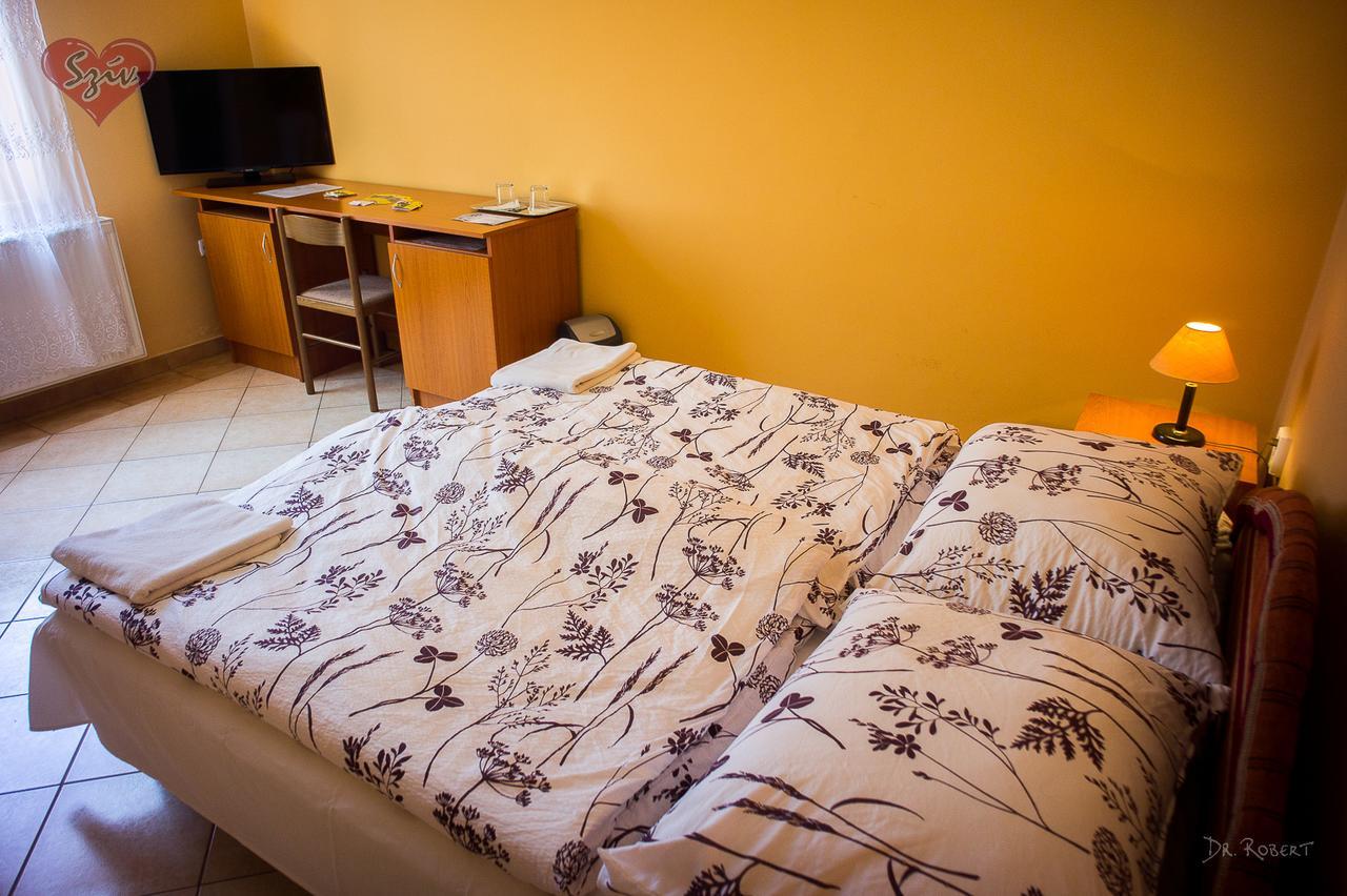 Civis Szallashely Debrecen Extérieur photo
