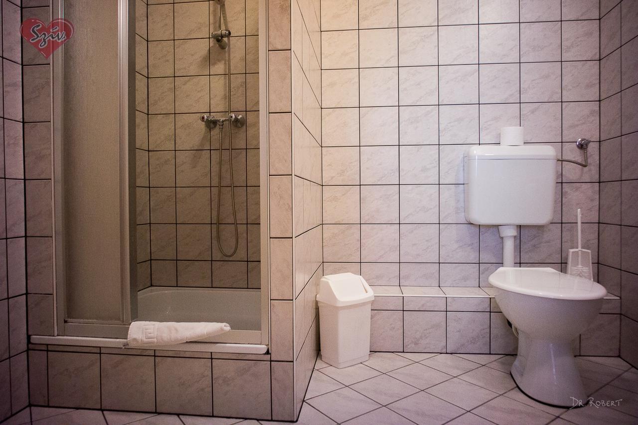 Civis Szallashely Debrecen Extérieur photo